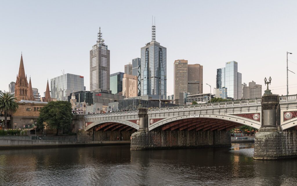 Princes Bridge and the Melbourne skyline